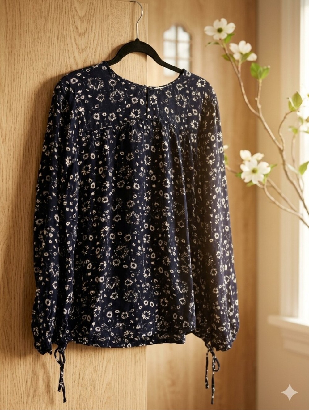 Tavik Navy Blue White Ditsy Floral Peasant Blouse Cuff Tie Long Sleeve Size M